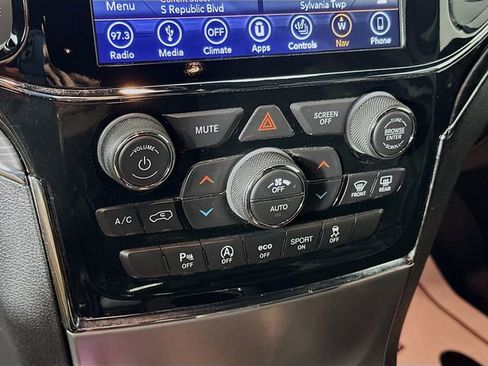 Used 2019 Jeep Grand Cherokee Limited AWD/4WD image 21