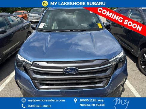 Used 2025 Subaru Forester Premium AWD/4WD image 2