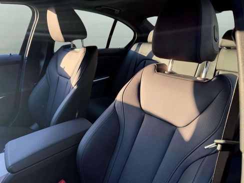 Used 2025 BMW 330i Sedan image 19