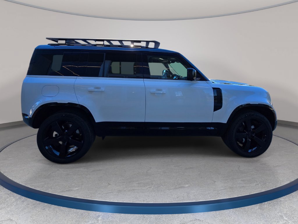 New 2026 Land Rover Defender 110 X-Dynamic SE AWD/4WD image 4