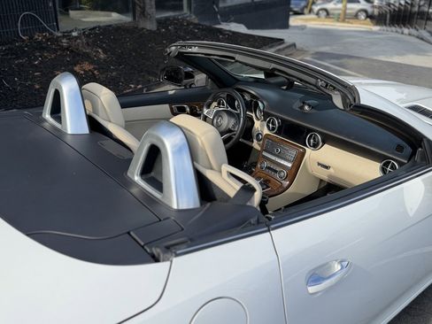 Used 2019 Mercedes-Benz SLC 300 image 47