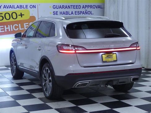 Used 2022 Lincoln Nautilus Reserve w/ Luxury Package image 5