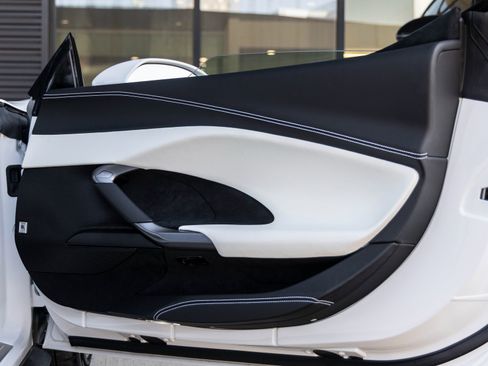 Used 2022 Ferrari 296 GTB image 34