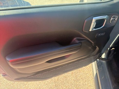 Used 2024 Jeep Wrangler Unlimited Rubicon image 13