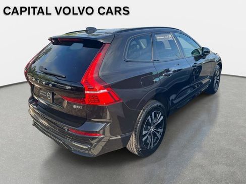 Used 2025 Volvo XC60 B5 Core AWD/4WD image 2