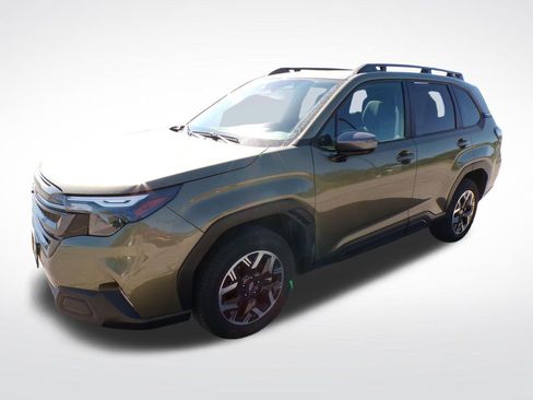 Used 2026 Subaru Forester Premium AWD/4WD image 2