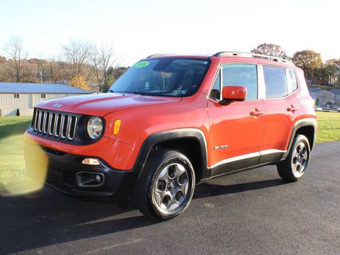 Used 2016 Jeep Renegade Latitude AWD/4WD image 4