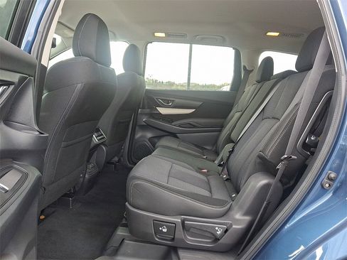 Used 2022 Subaru Ascent Premium w/ Convenience Package image 10