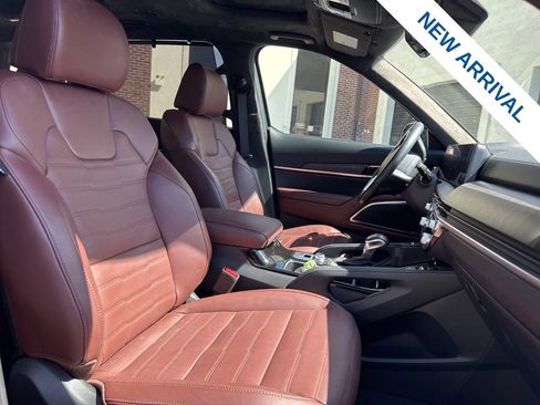 Used 2024 Kia Telluride SX Prestige AWD/4WD image 9