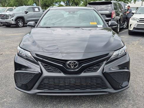 Used 2024 Toyota Camry SE FWD image 3