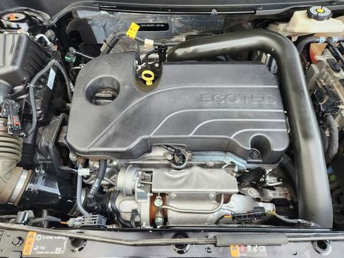 Used 2023 Chevrolet Equinox Premier FWD image 34