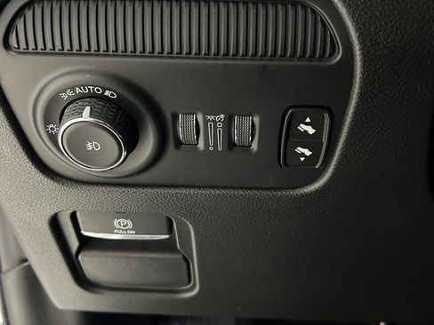 Used 2024 Jeep Wagoneer Series II AWD/4WD image 16