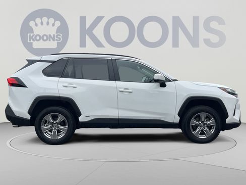 Used 2025 Toyota RAV4 XLE AWD/4WD image 10