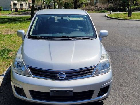 Used 2011 Nissan Versa 1.8 S w/ Plus Pkg FWD image 4