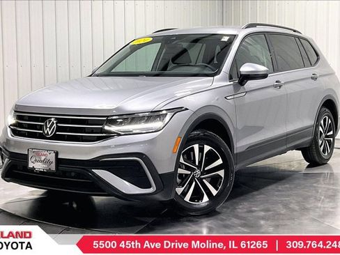 Used 2024 Volkswagen Tiguan S image 1