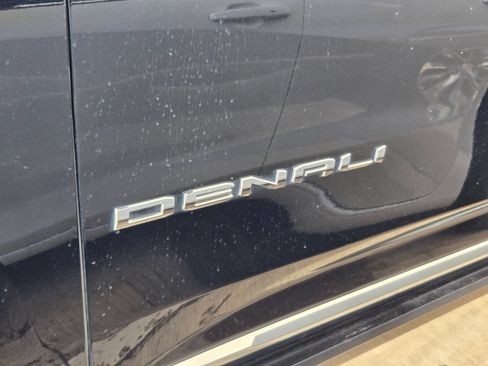 Used 2023 GMC Yukon Denali w/ Denali Reserve Package AWD/4WD image 6