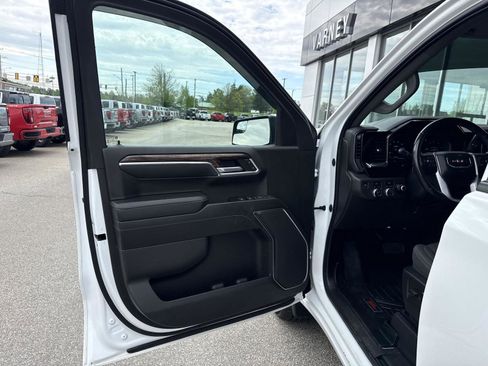 Used 2022 GMC Sierra 1500 Elevation AWD/4WD image 13