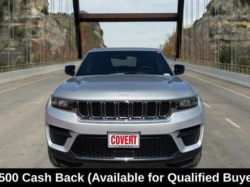 New 2026 Jeep Grand Cherokee Laredo RWD image 2