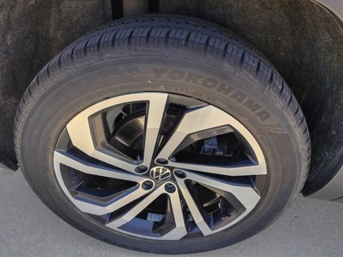 Used 2021 Volkswagen Atlas SEL Premium AWD/4WD image 11