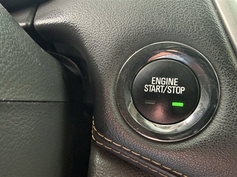 Used 2019 Chevrolet Trax LT w/ LT Convenience Package FWD image 14