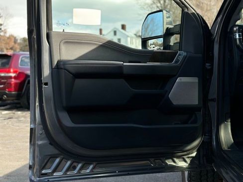 Used 2024 Ford F250 Lariat image 10
