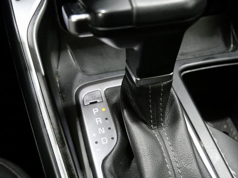 Used 2024 Kia Sorento S image 23