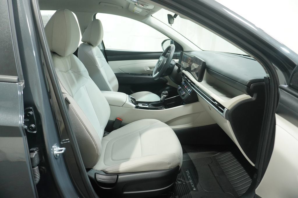 Certified 2026 Hyundai Tucson SE AWD/4WD image 12