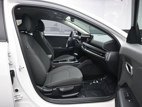 Used 2025 Kia K4 FWD image 30