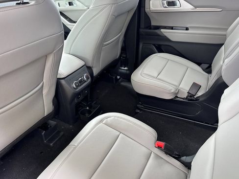 New 2026 Ford Explorer Active AWD/4WD image 11