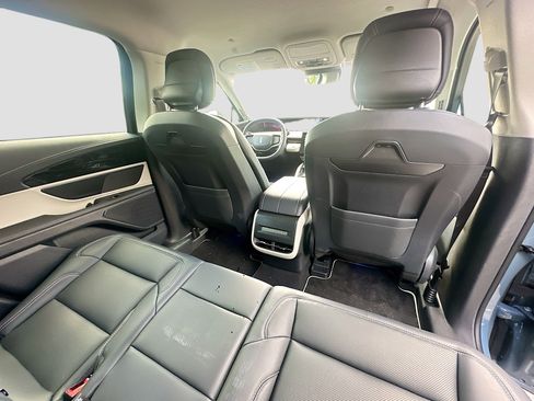 Used 2025 Lincoln Nautilus Premier image 28