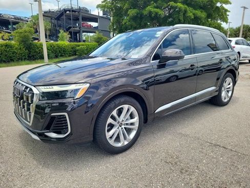 Certified 2025 Audi Q7 3.0T Prestige AWD/4WD image 4