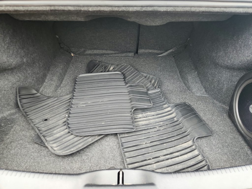 Used 2019 Chrysler 300 Touring L w/ Quick Order Package 22F AWD/4WD image 29