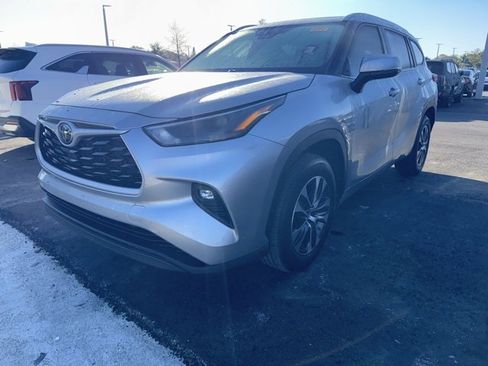 Used 2023 Toyota Highlander L image 1