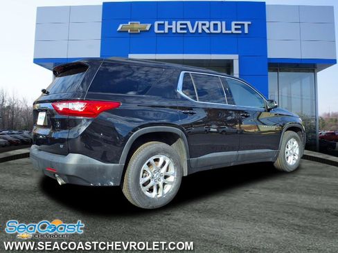 Certified 2021 Chevrolet Traverse LT image 2