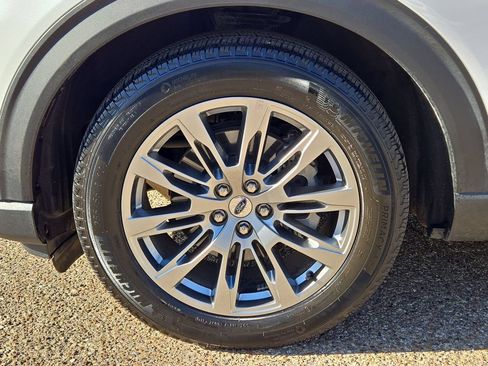 Certified 2025 Ford Explorer Platinum RWD image 11