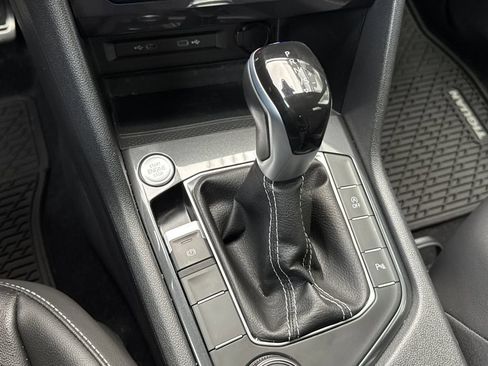 Used 2024 Volkswagen Tiguan SE R-Line AWD/4WD image 21