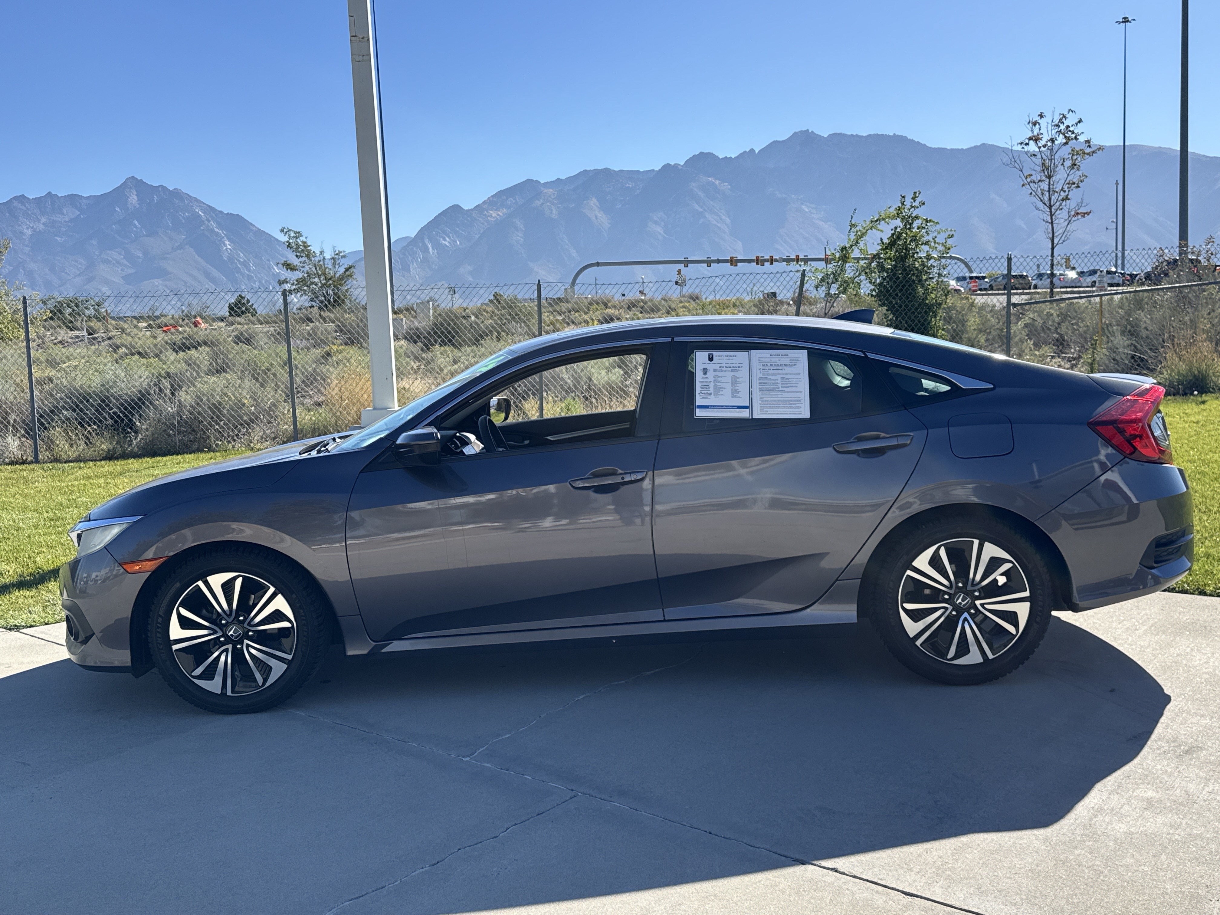 Used 2017 Honda Civic EX-T image 2
