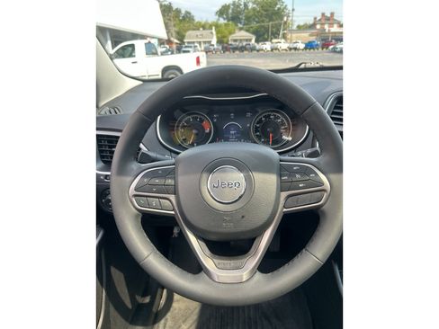 Used 2022 Jeep Cherokee Latitude Lux w/ Sun & Sound Group AWD/4WD image 14
