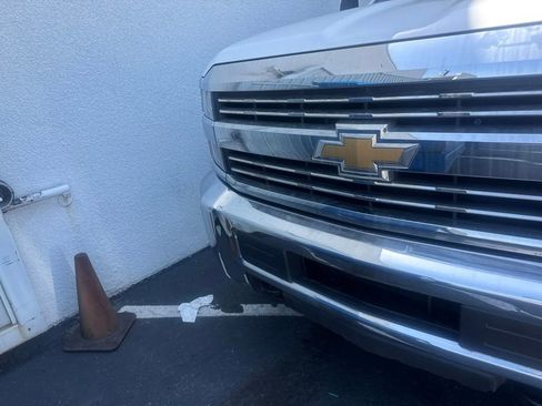 Used 2018 Chevrolet Silverado 2500 W/T AWD/4WD image 1