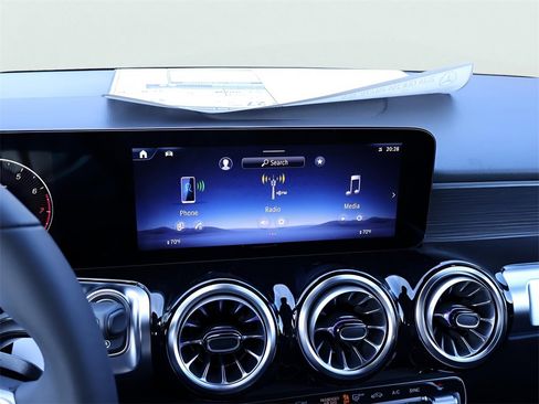 New 2026 Mercedes-Benz GLB 250 4MATIC image 23