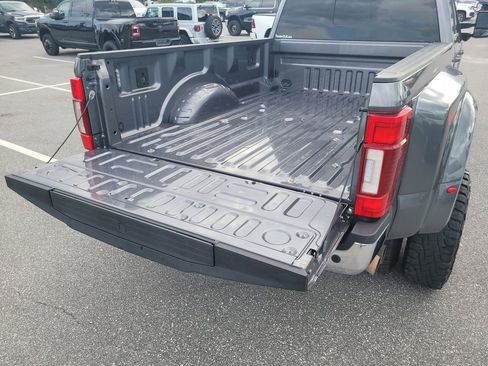 Used 2022 Ford F350 Lariat w/ Lariat Ultimate Package AWD/4WD image 11
