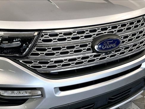 Used 2021 Ford Explorer Limited w/ Equipment Group 301A image 31