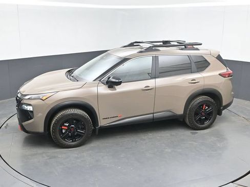 Used 2025 Nissan Rogue SV AWD/4WD image 35