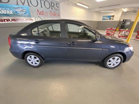 Used 2010 Hyundai Accent GLS FWD image 18