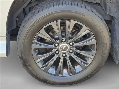 Used 2023 Lexus GX 460 Luxury w/ Sport Design Package AWD/4WD image 20