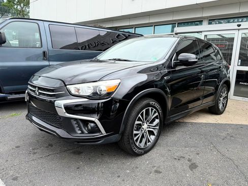 Used 2018 Mitsubishi Outlander Sport ES FWD image 3