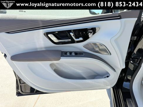 Used 2023 Mercedes-Benz EQS 580 4MATIC SUV image 25