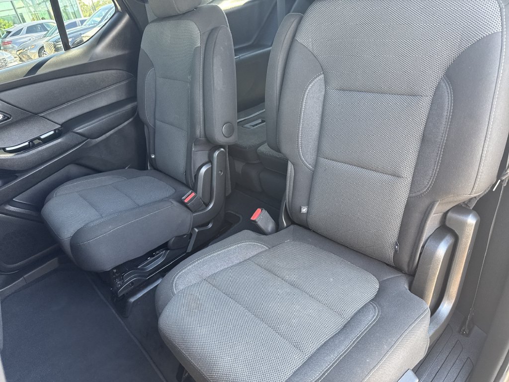 Used 2023 Chevrolet Traverse LT FWD image 30