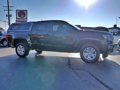 Used 2022 Chevrolet Colorado LT w/ LT Convenience Package image 5