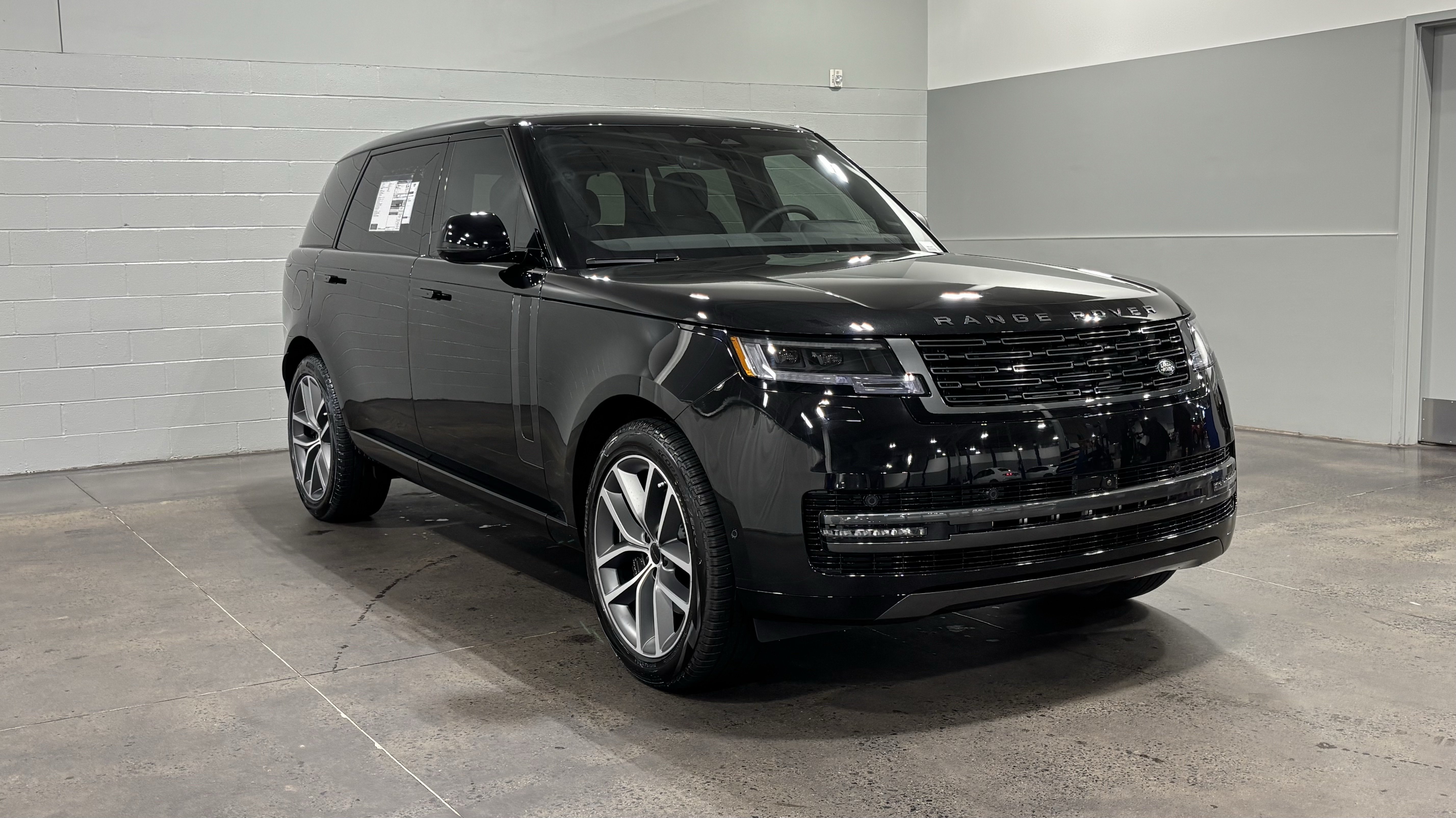 New 2026 Land Rover Range Rover Long Wheelbase SE AWD/4WD image 11